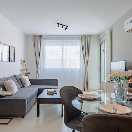 Stylish One-Bedroom Sea Retreat Paralimni Exterior foto