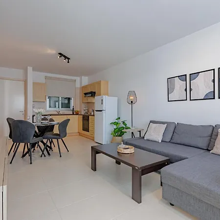 Stylish One-Bedroom Sea Retreat Paralimni Exterior foto