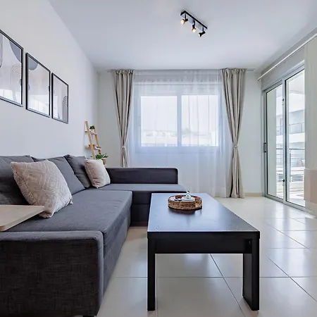 Stylish One-Bedroom Sea Retreat Paralimni Exterior foto