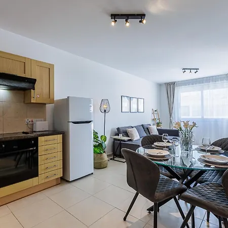 Stylish One-Bedroom Sea Retreat Paralimni Exterior foto