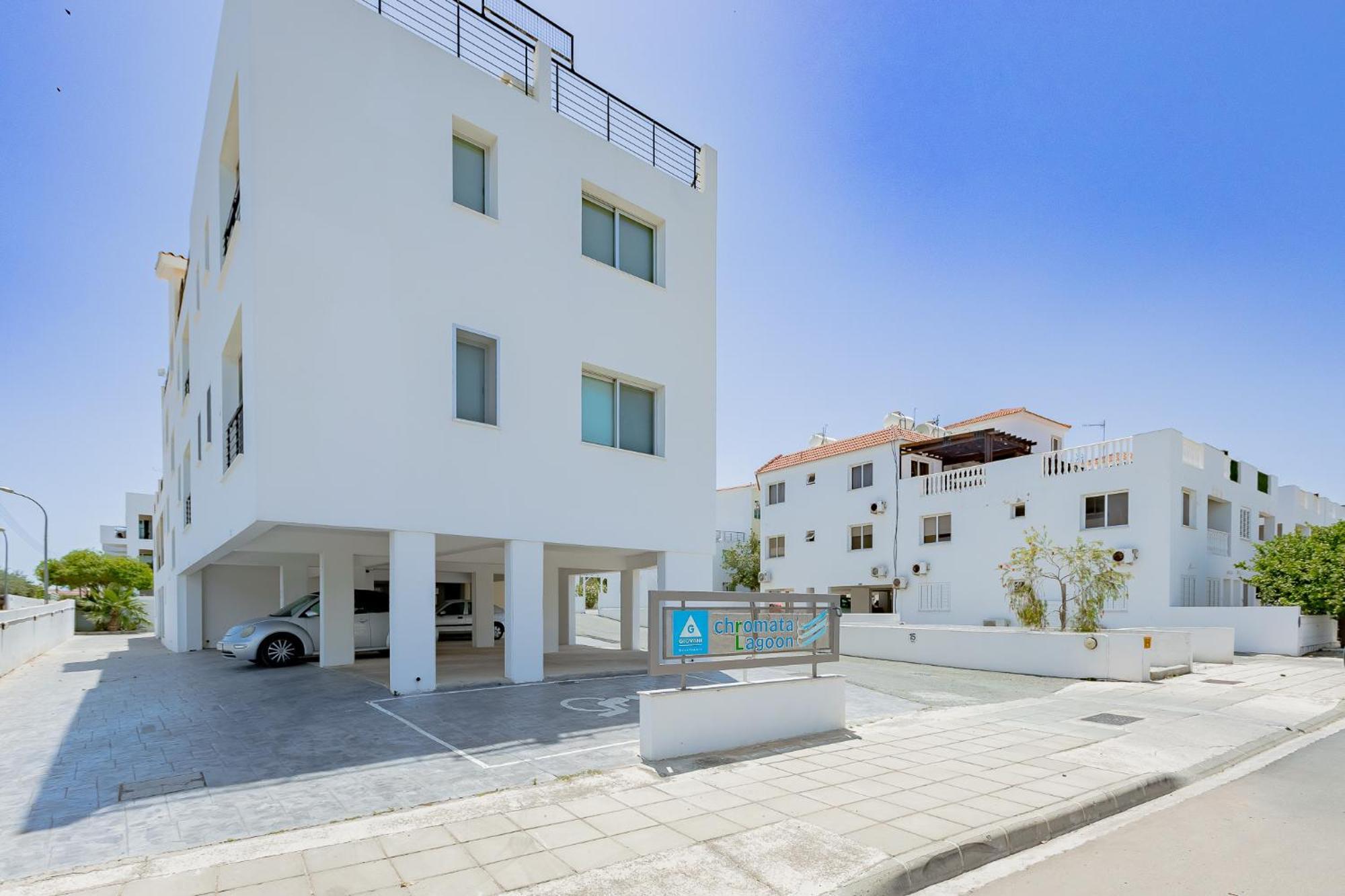 Stylish One-bedroom Sea Retreat Apartment