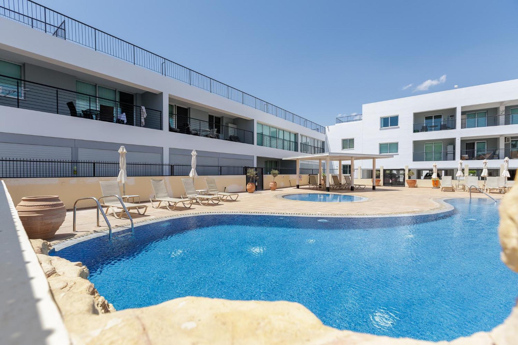 Stylish One-bedroom Sea Retreat * Paralimni
